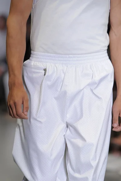 Look 2